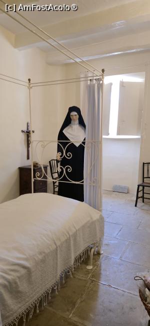 [P11] 11.  Uniformă de călugăriță benedictină. » foto by msnd
 - 
<span class="allrVoted glyphicon glyphicon-heart hidden" id="av1520736"></span>
<a class="m-l-10 hidden" id="sv1520736" onclick="voting_Foto_DelVot(,1520736,3421)" role="button">șterge vot <span class="glyphicon glyphicon-remove"></span></a>
<a id="v91520736" class=" c-red"  onclick="voting_Foto_SetVot(1520736)" role="button"><span class="glyphicon glyphicon-heart-empty"></span> <b>LIKE</b> = Votează poza</a> <img class="hidden"  id="f1520736W9" src="/imagini/loader.gif" border="0" /><span class="AjErrMes hidden" id="e1520736ErM"></span>