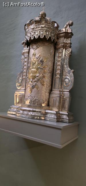 [P19] 19.  Sunt aici exponate diverse, .... » foto by msnd
 - 
<span class="allrVoted glyphicon glyphicon-heart hidden" id="av1520744"></span>
<a class="m-l-10 hidden" id="sv1520744" onclick="voting_Foto_DelVot(,1520744,3421)" role="button">șterge vot <span class="glyphicon glyphicon-remove"></span></a>
<a id="v91520744" class=" c-red"  onclick="voting_Foto_SetVot(1520744)" role="button"><span class="glyphicon glyphicon-heart-empty"></span> <b>LIKE</b> = Votează poza</a> <img class="hidden"  id="f1520744W9" src="/imagini/loader.gif" border="0" /><span class="AjErrMes hidden" id="e1520744ErM"></span>