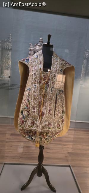 [P20] 20. .... de la veșminte, .... » foto by msnd
 - 
<span class="allrVoted glyphicon glyphicon-heart hidden" id="av1520745"></span>
<a class="m-l-10 hidden" id="sv1520745" onclick="voting_Foto_DelVot(,1520745,3421)" role="button">șterge vot <span class="glyphicon glyphicon-remove"></span></a>
<a id="v91520745" class=" c-red"  onclick="voting_Foto_SetVot(1520745)" role="button"><span class="glyphicon glyphicon-heart-empty"></span> <b>LIKE</b> = Votează poza</a> <img class="hidden"  id="f1520745W9" src="/imagini/loader.gif" border="0" /><span class="AjErrMes hidden" id="e1520745ErM"></span>