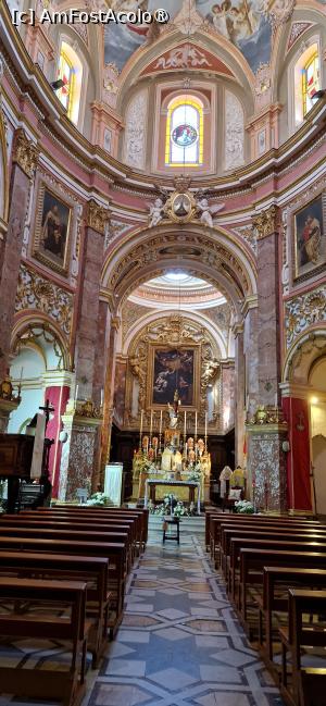 [P37] 37. În interiorul bisericii » foto by msnd
 - 
<span class="allrVoted glyphicon glyphicon-heart hidden" id="av1520762"></span>
<a class="m-l-10 hidden" id="sv1520762" onclick="voting_Foto_DelVot(,1520762,3421)" role="button">șterge vot <span class="glyphicon glyphicon-remove"></span></a>
<a id="v91520762" class=" c-red"  onclick="voting_Foto_SetVot(1520762)" role="button"><span class="glyphicon glyphicon-heart-empty"></span> <b>LIKE</b> = Votează poza</a> <img class="hidden"  id="f1520762W9" src="/imagini/loader.gif" border="0" /><span class="AjErrMes hidden" id="e1520762ErM"></span>