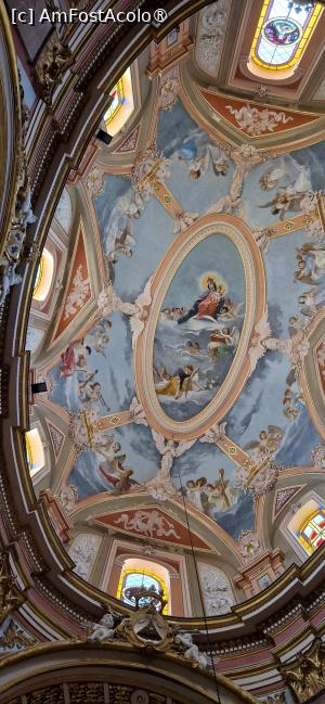 [P39] 39. Pictura din cupolă nu seamănă cu cea din bisericile ortodoxe. » foto by msnd
 - 
<span class="allrVoted glyphicon glyphicon-heart hidden" id="av1520764"></span>
<a class="m-l-10 hidden" id="sv1520764" onclick="voting_Foto_DelVot(,1520764,3421)" role="button">șterge vot <span class="glyphicon glyphicon-remove"></span></a>
<a id="v91520764" class=" c-red"  onclick="voting_Foto_SetVot(1520764)" role="button"><span class="glyphicon glyphicon-heart-empty"></span> <b>LIKE</b> = Votează poza</a> <img class="hidden"  id="f1520764W9" src="/imagini/loader.gif" border="0" /><span class="AjErrMes hidden" id="e1520764ErM"></span>