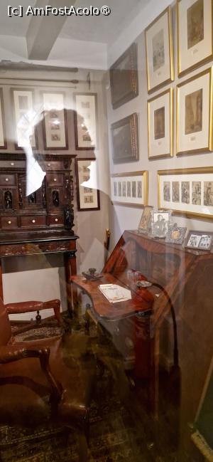 [P55] 55.  Biroul conține o colecție de gravuri. » foto by msnd
 - 
<span class="allrVoted glyphicon glyphicon-heart hidden" id="av1520780"></span>
<a class="m-l-10 hidden" id="sv1520780" onclick="voting_Foto_DelVot(,1520780,3421)" role="button">șterge vot <span class="glyphicon glyphicon-remove"></span></a>
<a id="v91520780" class=" c-red"  onclick="voting_Foto_SetVot(1520780)" role="button"><span class="glyphicon glyphicon-heart-empty"></span> <b>LIKE</b> = Votează poza</a> <img class="hidden"  id="f1520780W9" src="/imagini/loader.gif" border="0" /><span class="AjErrMes hidden" id="e1520780ErM"></span>