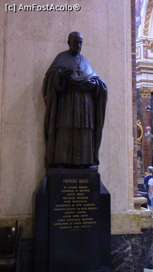 [P48] Statuia Arhiepiscopului Michael Gonzi (1883-1984) din Catedrala Sfantul Pavel din Mdina. » foto by ovidiuyepi
 - 
<span class="allrVoted glyphicon glyphicon-heart hidden" id="av1223258"></span>
<a class="m-l-10 hidden" id="sv1223258" onclick="voting_Foto_DelVot(,1223258,3421)" role="button">șterge vot <span class="glyphicon glyphicon-remove"></span></a>
<a id="v91223258" class=" c-red"  onclick="voting_Foto_SetVot(1223258)" role="button"><span class="glyphicon glyphicon-heart-empty"></span> <b>LIKE</b> = Votează poza</a> <img class="hidden"  id="f1223258W9" src="/imagini/loader.gif" border="0" /><span class="AjErrMes hidden" id="e1223258ErM"></span>