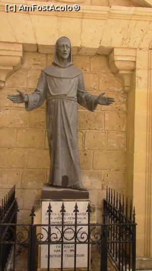 [P64] Statuia Sfantului Francisc din Assisi din fata Bisericii Franciscane din Rabat. » foto by ovidiuyepi
 - 
<span class="allrVoted glyphicon glyphicon-heart hidden" id="av1223274"></span>
<a class="m-l-10 hidden" id="sv1223274" onclick="voting_Foto_DelVot(,1223274,3421)" role="button">șterge vot <span class="glyphicon glyphicon-remove"></span></a>
<a id="v91223274" class=" c-red"  onclick="voting_Foto_SetVot(1223274)" role="button"><span class="glyphicon glyphicon-heart-empty"></span> <b>LIKE</b> = Votează poza</a> <img class="hidden"  id="f1223274W9" src="/imagini/loader.gif" border="0" /><span class="AjErrMes hidden" id="e1223274ErM"></span>