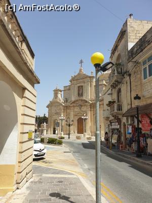 [P44] Cel mai important obiectiv turistic al Rabatului este Biserica parohiala dedicata Sfantului Paul, construita langa grota unde se crede ca Sfantul Paul (Pavel) a gasit adapost dupa naufragiul sau de pe coasta Maltei în anul 60 d.Hr. Langa acesta se afla si Muzeul Wignacourt, ce gazduieste colectii de picturi, relicve, carti vechi, monede. » foto by geani anto
 - 
<span class="allrVoted glyphicon glyphicon-heart hidden" id="av1256535"></span>
<a class="m-l-10 hidden" id="sv1256535" onclick="voting_Foto_DelVot(,1256535,3421)" role="button">șterge vot <span class="glyphicon glyphicon-remove"></span></a>
<a id="v91256535" class=" c-red"  onclick="voting_Foto_SetVot(1256535)" role="button"><span class="glyphicon glyphicon-heart-empty"></span> <b>LIKE</b> = Votează poza</a> <img class="hidden"  id="f1256535W9" src="/imagini/loader.gif" border="0" /><span class="AjErrMes hidden" id="e1256535ErM"></span>