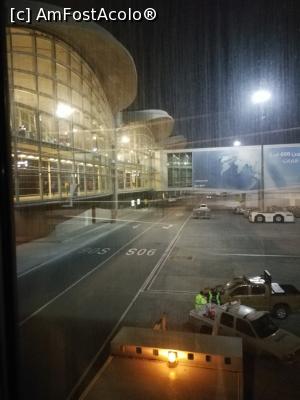 [P03] Aeroportul Queen Alia din Amman » foto by fra
 - 
<span class="allrVoted glyphicon glyphicon-heart hidden" id="av956726"></span>
<a class="m-l-10 hidden" id="sv956726" onclick="voting_Foto_DelVot(,956726,3440)" role="button">șterge vot <span class="glyphicon glyphicon-remove"></span></a>
<a id="v9956726" class=" c-red"  onclick="voting_Foto_SetVot(956726)" role="button"><span class="glyphicon glyphicon-heart-empty"></span> <b>LIKE</b> = Votează poza</a> <img class="hidden"  id="f956726W9" src="/imagini/loader.gif" border="0" /><span class="AjErrMes hidden" id="e956726ErM"></span>