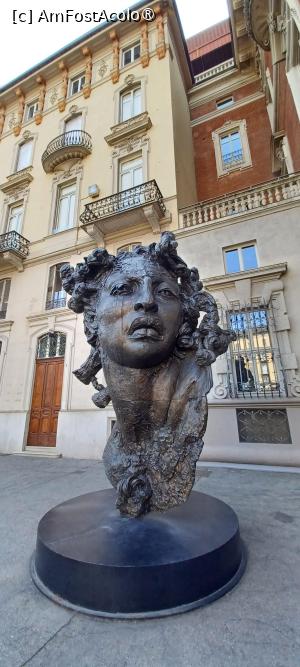 [P27] Cap în piazza Solferino » foto by BristenaBrad
 - 
<span class="allrVoted glyphicon glyphicon-heart hidden" id="av1544638"></span>
<a class="m-l-10 hidden" id="sv1544638" onclick="voting_Foto_DelVot(,1544638,3466)" role="button">șterge vot <span class="glyphicon glyphicon-remove"></span></a>
<a id="v91544638" class=" c-red"  onclick="voting_Foto_SetVot(1544638)" role="button"><span class="glyphicon glyphicon-heart-empty"></span> <b>LIKE</b> = Votează poza</a> <img class="hidden"  id="f1544638W9" src="/imagini/loader.gif" border="0" /><span class="AjErrMes hidden" id="e1544638ErM"></span>