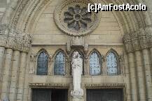 [P12] Statuie ce o reprezinta pe Fecioara Maria cu pruncul Iisus in brate, detaliu la intrarea in biserica Notre Dame din Luxemburg » foto by ileanaxperta*
 - 
<span class="allrVoted glyphicon glyphicon-heart hidden" id="av169452"></span>
<a class="m-l-10 hidden" id="sv169452" onclick="voting_Foto_DelVot(,169452,3489)" role="button">șterge vot <span class="glyphicon glyphicon-remove"></span></a>
<a id="v9169452" class=" c-red"  onclick="voting_Foto_SetVot(169452)" role="button"><span class="glyphicon glyphicon-heart-empty"></span> <b>LIKE</b> = Votează poza</a> <img class="hidden"  id="f169452W9" src="/imagini/loader.gif" border="0" /><span class="AjErrMes hidden" id="e169452ErM"></span>