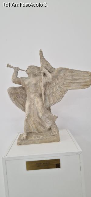 [P10] 10. Victorie înaripată,în ghips. » foto by doinafil
 - 
<span class="allrVoted glyphicon glyphicon-heart hidden" id="av1522128"></span>
<a class="m-l-10 hidden" id="sv1522128" onclick="voting_Foto_DelVot(,1522128,3496)" role="button">șterge vot <span class="glyphicon glyphicon-remove"></span></a>
<a id="v91522128" class=" c-red"  onclick="voting_Foto_SetVot(1522128)" role="button"><span class="glyphicon glyphicon-heart-empty"></span> <b>LIKE</b> = Votează poza</a> <img class="hidden"  id="f1522128W9" src="/imagini/loader.gif" border="0" /><span class="AjErrMes hidden" id="e1522128ErM"></span>