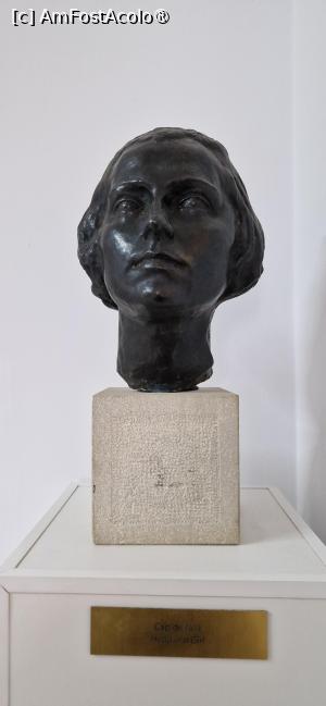 [P13] 13. Cap de fată, bronz. » foto by doinafil
 - 
<span class="allrVoted glyphicon glyphicon-heart hidden" id="av1522131"></span>
<a class="m-l-10 hidden" id="sv1522131" onclick="voting_Foto_DelVot(,1522131,3496)" role="button">șterge vot <span class="glyphicon glyphicon-remove"></span></a>
<a id="v91522131" class=" c-red"  onclick="voting_Foto_SetVot(1522131)" role="button"><span class="glyphicon glyphicon-heart-empty"></span> <b>LIKE</b> = Votează poza</a> <img class="hidden"  id="f1522131W9" src="/imagini/loader.gif" border="0" /><span class="AjErrMes hidden" id="e1522131ErM"></span>