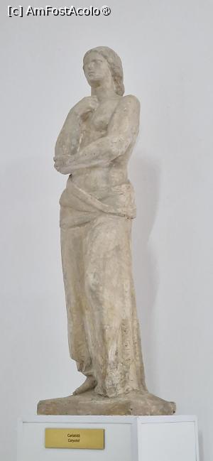 [P41] 41. Cariatidă, în ghips. » foto by doinafil
 - 
<span class="allrVoted glyphicon glyphicon-heart hidden" id="av1522159"></span>
<a class="m-l-10 hidden" id="sv1522159" onclick="voting_Foto_DelVot(,1522159,3496)" role="button">șterge vot <span class="glyphicon glyphicon-remove"></span></a>
<a id="v91522159" class=" c-red"  onclick="voting_Foto_SetVot(1522159)" role="button"><span class="glyphicon glyphicon-heart-empty"></span> <b>LIKE</b> = Votează poza</a> <img class="hidden"  id="f1522159W9" src="/imagini/loader.gif" border="0" /><span class="AjErrMes hidden" id="e1522159ErM"></span>