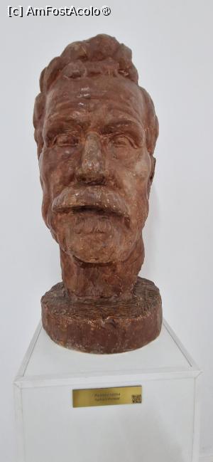 [P47] 47. Portretul tatălui, ghips patinat. » foto by doinafil
 - 
<span class="allrVoted glyphicon glyphicon-heart hidden" id="av1522165"></span>
<a class="m-l-10 hidden" id="sv1522165" onclick="voting_Foto_DelVot(,1522165,3496)" role="button">șterge vot <span class="glyphicon glyphicon-remove"></span></a>
<a id="v91522165" class=" c-red"  onclick="voting_Foto_SetVot(1522165)" role="button"><span class="glyphicon glyphicon-heart-empty"></span> <b>LIKE</b> = Votează poza</a> <img class="hidden"  id="f1522165W9" src="/imagini/loader.gif" border="0" /><span class="AjErrMes hidden" id="e1522165ErM"></span>