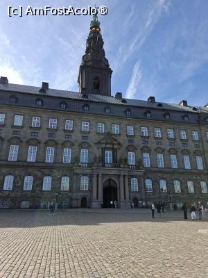 [P26] Copenhaga, Palatul Christiansborg » foto by mprofeanu
 - 
<span class="allrVoted glyphicon glyphicon-heart hidden" id="av1506239"></span>
<a class="m-l-10 hidden" id="sv1506239" onclick="voting_Foto_DelVot(,1506239,3497)" role="button">șterge vot <span class="glyphicon glyphicon-remove"></span></a>
<a id="v91506239" class=" c-red"  onclick="voting_Foto_SetVot(1506239)" role="button"><span class="glyphicon glyphicon-heart-empty"></span> <b>LIKE</b> = Votează poza</a> <img class="hidden"  id="f1506239W9" src="/imagini/loader.gif" border="0" /><span class="AjErrMes hidden" id="e1506239ErM"></span>
