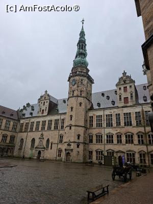 [P52] Helsingør, Castelul Kronborg, în stânga este intrarea la capelă » foto by mprofeanu
 - 
<span class="allrVoted glyphicon glyphicon-heart hidden" id="av1506265"></span>
<a class="m-l-10 hidden" id="sv1506265" onclick="voting_Foto_DelVot(,1506265,3497)" role="button">șterge vot <span class="glyphicon glyphicon-remove"></span></a>
<a id="v91506265" class=" c-red"  onclick="voting_Foto_SetVot(1506265)" role="button"><span class="glyphicon glyphicon-heart-empty"></span> <b>LIKE</b> = Votează poza</a> <img class="hidden"  id="f1506265W9" src="/imagini/loader.gif" border="0" /><span class="AjErrMes hidden" id="e1506265ErM"></span>