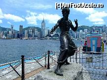 [P07] Bruce Lee, un personaj celebru în Hong Kong » foto by badge®
 - 
<span class="allrVoted glyphicon glyphicon-heart hidden" id="av170127"></span>
<a class="m-l-10 hidden" id="sv170127" onclick="voting_Foto_DelVot(,170127,3501)" role="button">șterge vot <span class="glyphicon glyphicon-remove"></span></a>
<a id="v9170127" class=" c-red"  onclick="voting_Foto_SetVot(170127)" role="button"><span class="glyphicon glyphicon-heart-empty"></span> <b>LIKE</b> = Votează poza</a> <img class="hidden"  id="f170127W9" src="/imagini/loader.gif" border="0" /><span class="AjErrMes hidden" id="e170127ErM"></span>