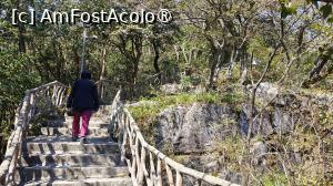 [P61] spre Yu Hu Peak, un traseu solicitant cu multe trepte » foto by elenaadina
 - 
<span class="allrVoted glyphicon glyphicon-heart hidden" id="av1505661"></span>
<a class="m-l-10 hidden" id="sv1505661" onclick="voting_Foto_DelVot(,1505661,3501)" role="button">șterge vot <span class="glyphicon glyphicon-remove"></span></a>
<a id="v91505661" class=" c-red"  onclick="voting_Foto_SetVot(1505661)" role="button"><span class="glyphicon glyphicon-heart-empty"></span> <b>LIKE</b> = Votează poza</a> <img class="hidden"  id="f1505661W9" src="/imagini/loader.gif" border="0" /><span class="AjErrMes hidden" id="e1505661ErM"></span>