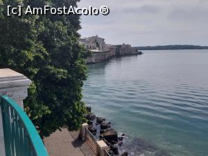P05 [OCT-2022] Siracusa, insula Ortigia, vedere de la Fontana și Giardino Aretussa.