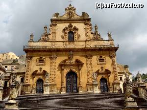 [P14] Duomo di San Pietro din Modica » foto by BOGDAN DSN
 - 
<span class="allrVoted glyphicon glyphicon-heart hidden" id="av687521"></span>
<a class="m-l-10 hidden" id="sv687521" onclick="voting_Foto_DelVot(,687521,3509)" role="button">șterge vot <span class="glyphicon glyphicon-remove"></span></a>
<a id="v9687521" class=" c-red"  onclick="voting_Foto_SetVot(687521)" role="button"><span class="glyphicon glyphicon-heart-empty"></span> <b>LIKE</b> = Votează poza</a> <img class="hidden"  id="f687521W9" src="/imagini/loader.gif" border="0" /><span class="AjErrMes hidden" id="e687521ErM"></span>