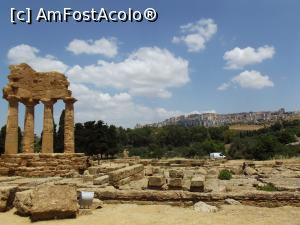 [P40] Templul lui Castor şi Polux cu oraşul Agrigento nou în fundal » foto by irinad
 - 
<span class="allrVoted glyphicon glyphicon-heart hidden" id="av868149"></span>
<a class="m-l-10 hidden" id="sv868149" onclick="voting_Foto_DelVot(,868149,3509)" role="button">șterge vot <span class="glyphicon glyphicon-remove"></span></a>
<a id="v9868149" class=" c-red"  onclick="voting_Foto_SetVot(868149)" role="button"><span class="glyphicon glyphicon-heart-empty"></span> <b>LIKE</b> = Votează poza</a> <img class="hidden"  id="f868149W9" src="/imagini/loader.gif" border="0" /><span class="AjErrMes hidden" id="e868149ErM"></span>