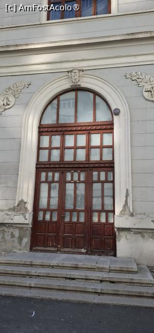 [P19] București - Aproape de Casa de Târgoveț, Școala Gimnazială „Ienăchiță Văcărescu”. » foto by iulianic
 - 
<span class="allrVoted glyphicon glyphicon-heart hidden" id="av1471592"></span>
<a class="m-l-10 hidden" id="sv1471592" onclick="voting_Foto_DelVot(,1471592,3511)" role="button">șterge vot <span class="glyphicon glyphicon-remove"></span></a>
<a id="v91471592" class=" c-red"  onclick="voting_Foto_SetVot(1471592)" role="button"><span class="glyphicon glyphicon-heart-empty"></span> <b>LIKE</b> = Votează poza</a> <img class="hidden"  id="f1471592W9" src="/imagini/loader.gif" border="0" /><span class="AjErrMes hidden" id="e1471592ErM"></span>