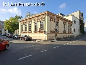 [P42] București, Vila Catena, Cele două pavilioane, Muzeal bogat ornamentat, Contemporan alb, simplu » foto by mprofeanu
 - 
<span class="allrVoted glyphicon glyphicon-heart hidden" id="av1550254"></span>
<a class="m-l-10 hidden" id="sv1550254" onclick="voting_Foto_DelVot(,1550254,3511)" role="button">șterge vot <span class="glyphicon glyphicon-remove"></span></a>
<a id="v91550254" class=" c-red"  onclick="voting_Foto_SetVot(1550254)" role="button"><span class="glyphicon glyphicon-heart-empty"></span> <b>LIKE</b> = Votează poza</a> <img class="hidden"  id="f1550254W9" src="/imagini/loader.gif" border="0" /><span class="AjErrMes hidden" id="e1550254ErM"></span>