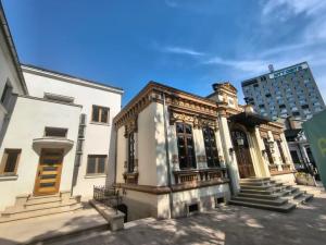 [P44] București, Vila Catena » foto by mprofeanu <span class="label label-default labelC_thin small">NEVOTABILĂ</span>