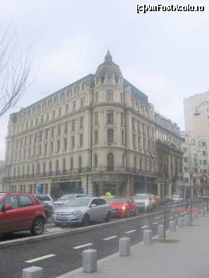 [P04] Calea Victoriei, hotel Capitol » foto by Michi
 - 
<span class="allrVoted glyphicon glyphicon-heart hidden" id="av596293"></span>
<a class="m-l-10 hidden" id="sv596293" onclick="voting_Foto_DelVot(,596293,3511)" role="button">șterge vot <span class="glyphicon glyphicon-remove"></span></a>
<a id="v9596293" class=" c-red"  onclick="voting_Foto_SetVot(596293)" role="button"><span class="glyphicon glyphicon-heart-empty"></span> <b>LIKE</b> = Votează poza</a> <img class="hidden"  id="f596293W9" src="/imagini/loader.gif" border="0" /><span class="AjErrMes hidden" id="e596293ErM"></span>