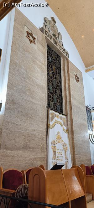 [P16] În spatele acelui acoperământ sunt ușile Chivotului Legământului. » foto by tata123 🔱
 - 
<span class="allrVoted glyphicon glyphicon-heart hidden" id="av1503497"></span>
<a class="m-l-10 hidden" id="sv1503497" onclick="voting_Foto_DelVot(,1503497,3511)" role="button">șterge vot <span class="glyphicon glyphicon-remove"></span></a>
<a id="v91503497" class=" c-red"  onclick="voting_Foto_SetVot(1503497)" role="button"><span class="glyphicon glyphicon-heart-empty"></span> <b>LIKE</b> = Votează poza</a> <img class="hidden"  id="f1503497W9" src="/imagini/loader.gif" border="0" /><span class="AjErrMes hidden" id="e1503497ErM"></span>