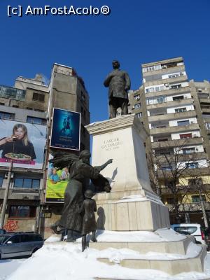 [P08] Statuia lui Lascăr Catargiu - București.  » foto by tata123 🔱
 - 
<span class="allrVoted glyphicon glyphicon-heart hidden" id="av948677"></span>
<a class="m-l-10 hidden" id="sv948677" onclick="voting_Foto_DelVot(,948677,3511)" role="button">șterge vot <span class="glyphicon glyphicon-remove"></span></a>
<a id="v9948677" class=" c-red"  onclick="voting_Foto_SetVot(948677)" role="button"><span class="glyphicon glyphicon-heart-empty"></span> <b>LIKE</b> = Votează poza</a> <img class="hidden"  id="f948677W9" src="/imagini/loader.gif" border="0" /><span class="AjErrMes hidden" id="e948677ErM"></span>