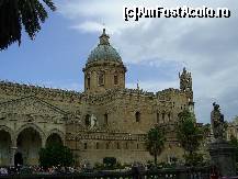 P14 [SEP-2010] Palermo - Catedrala, un mare complex arhitectural, o impletire de stiluri diferite. 
