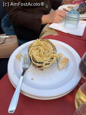 [P20] Mercato di Capo-porția Adrianei de spaghete în vinete » foto by Yersinia Pestis
 - 
<span class="allrVoted glyphicon glyphicon-heart hidden" id="av1515624"></span>
<a class="m-l-10 hidden" id="sv1515624" onclick="voting_Foto_DelVot(,1515624,3527)" role="button">șterge vot <span class="glyphicon glyphicon-remove"></span></a>
<a id="v91515624" class=" c-red"  onclick="voting_Foto_SetVot(1515624)" role="button"><span class="glyphicon glyphicon-heart-empty"></span> <b>LIKE</b> = Votează poza</a> <img class="hidden"  id="f1515624W9" src="/imagini/loader.gif" border="0" /><span class="AjErrMes hidden" id="e1515624ErM"></span>