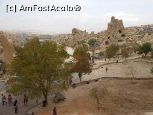 [P08] Göreme - Muzeul în aer liber. În plan îndepărtat, Biserica Fetelor - Kizlar Kilise.  » foto by iulianic
 - 
<span class="allrVoted glyphicon glyphicon-heart hidden" id="av1123368"></span>
<a class="m-l-10 hidden" id="sv1123368" onclick="voting_Foto_DelVot(,1123368,3573)" role="button">șterge vot <span class="glyphicon glyphicon-remove"></span></a>
<a id="v91123368" class=" c-red"  onclick="voting_Foto_SetVot(1123368)" role="button"><span class="glyphicon glyphicon-heart-empty"></span> <b>LIKE</b> = Votează poza</a> <img class="hidden"  id="f1123368W9" src="/imagini/loader.gif" border="0" /><span class="AjErrMes hidden" id="e1123368ErM"></span>