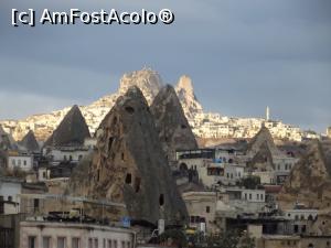 [P26] Peisaj din Göreme, în fundal castelul de la Üçhisar » foto by irinad
 - 
<span class="allrVoted glyphicon glyphicon-heart hidden" id="av916893"></span>
<a class="m-l-10 hidden" id="sv916893" onclick="voting_Foto_DelVot(,916893,3573)" role="button">șterge vot <span class="glyphicon glyphicon-remove"></span></a>
<a id="v9916893" class=" c-red"  onclick="voting_Foto_SetVot(916893)" role="button"><span class="glyphicon glyphicon-heart-empty"></span> <b>LIKE</b> = Votează poza</a> <img class="hidden"  id="f916893W9" src="/imagini/loader.gif" border="0" /><span class="AjErrMes hidden" id="e916893ErM"></span>