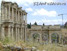 [P09] Orasul antic Efes - Biblioteca lui Celsus si Poarta lui Mithriade » foto by biancuta
 - 
<span class="allrVoted glyphicon glyphicon-heart hidden" id="av90929"></span>
<a class="m-l-10 hidden" id="sv90929" onclick="voting_Foto_DelVot(,90929,3592)" role="button">șterge vot <span class="glyphicon glyphicon-remove"></span></a>
<a id="v990929" class=" c-red"  onclick="voting_Foto_SetVot(90929)" role="button"><span class="glyphicon glyphicon-heart-empty"></span> <b>LIKE</b> = Votează poza</a> <img class="hidden"  id="f90929W9" src="/imagini/loader.gif" border="0" /><span class="AjErrMes hidden" id="e90929ErM"></span>