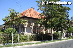 P17 [DEC-2013] Strada Mihai Viteazu sa vede placuta maro pe casa in stil boieresc