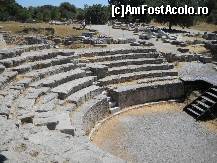 [P12] Troia - Odeonul, micutul teatru unde aveau loc spectacolele. Langa Odeon se afla Bouleitron-ul, locul unde se intrunea consiliul cetatenilor in vechea Grecie (unul foarte bine conservat vi-l voi arata la topicul despre Aphrodisia). » foto by florinbad
 - 
<span class="allrVoted glyphicon glyphicon-heart hidden" id="av282267"></span>
<a class="m-l-10 hidden" id="sv282267" onclick="voting_Foto_DelVot(,282267,3612)" role="button">șterge vot <span class="glyphicon glyphicon-remove"></span></a>
<a id="v9282267" class=" c-red"  onclick="voting_Foto_SetVot(282267)" role="button"><span class="glyphicon glyphicon-heart-empty"></span> <b>LIKE</b> = Votează poza</a> <img class="hidden"  id="f282267W9" src="/imagini/loader.gif" border="0" /><span class="AjErrMes hidden" id="e282267ErM"></span>