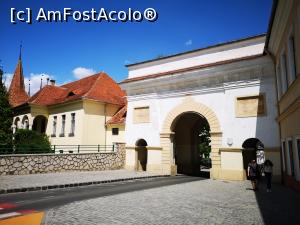 [P13] Poarta Șchei și, în plan secundar, Poarta Ecaterina » foto by crismis
 - 
<span class="allrVoted glyphicon glyphicon-heart hidden" id="av1298735"></span>
<a class="m-l-10 hidden" id="sv1298735" onclick="voting_Foto_DelVot(,1298735,3615)" role="button">șterge vot <span class="glyphicon glyphicon-remove"></span></a>
<a id="v91298735" class=" c-red"  onclick="voting_Foto_SetVot(1298735)" role="button"><span class="glyphicon glyphicon-heart-empty"></span> <b>LIKE</b> = Votează poza</a> <img class="hidden"  id="f1298735W9" src="/imagini/loader.gif" border="0" /><span class="AjErrMes hidden" id="e1298735ErM"></span>