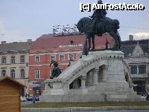 [P14] Cluj - Napoca - Statuia lui matei Corvin, iar in fundal, cladirea rosie este Palatul Jasika, iar cea din dreapta, Casa Was Otilia » foto by biancuta
 - 
<span class="allrVoted glyphicon glyphicon-heart hidden" id="av197898"></span>
<a class="m-l-10 hidden" id="sv197898" onclick="voting_Foto_DelVot(,197898,3623)" role="button">șterge vot <span class="glyphicon glyphicon-remove"></span></a>
<a id="v9197898" class=" c-red"  onclick="voting_Foto_SetVot(197898)" role="button"><span class="glyphicon glyphicon-heart-empty"></span> <b>LIKE</b> = Votează poza</a> <img class="hidden"  id="f197898W9" src="/imagini/loader.gif" border="0" /><span class="AjErrMes hidden" id="e197898ErM"></span>