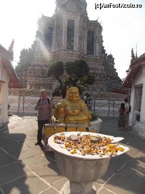 P01 [DEC-2014] Wat Arun la intrare