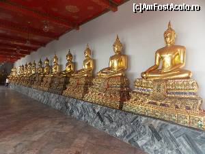 [P30] Galeria dubla cu Buddha din Wat Pho » foto by mprofeanu
 - 
<span class="allrVoted glyphicon glyphicon-heart hidden" id="av622131"></span>
<a class="m-l-10 hidden" id="sv622131" onclick="voting_Foto_DelVot(,622131,3625)" role="button">șterge vot <span class="glyphicon glyphicon-remove"></span></a>
<a id="v9622131" class=" c-red"  onclick="voting_Foto_SetVot(622131)" role="button"><span class="glyphicon glyphicon-heart-empty"></span> <b>LIKE</b> = Votează poza</a> <img class="hidden"  id="f622131W9" src="/imagini/loader.gif" border="0" /><span class="AjErrMes hidden" id="e622131ErM"></span>