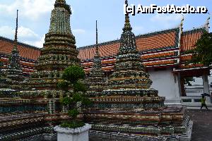 [P07] in curtea Wat Pho » foto by gvaly
 - 
<span class="allrVoted glyphicon glyphicon-heart hidden" id="av484253"></span>
<a class="m-l-10 hidden" id="sv484253" onclick="voting_Foto_DelVot(,484253,3625)" role="button">șterge vot <span class="glyphicon glyphicon-remove"></span></a>
<a id="v9484253" class=" c-red"  onclick="voting_Foto_SetVot(484253)" role="button"><span class="glyphicon glyphicon-heart-empty"></span> <b>LIKE</b> = Votează poza</a> <img class="hidden"  id="f484253W9" src="/imagini/loader.gif" border="0" /><span class="AjErrMes hidden" id="e484253ErM"></span>