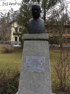 [P28] Prin Sinaia- Parcul Dimitrie Ghica- Bustul lui Iancu Brezeanu » foto by mishu
 - 
<span class="allrVoted glyphicon glyphicon-heart hidden" id="av733221"></span>
<a class="m-l-10 hidden" id="sv733221" onclick="voting_Foto_DelVot(,733221,3677)" role="button">șterge vot <span class="glyphicon glyphicon-remove"></span></a>
<a id="v9733221" class=" c-red"  onclick="voting_Foto_SetVot(733221)" role="button"><span class="glyphicon glyphicon-heart-empty"></span> <b>LIKE</b> = Votează poza</a> <img class="hidden"  id="f733221W9" src="/imagini/loader.gif" border="0" /><span class="AjErrMes hidden" id="e733221ErM"></span>