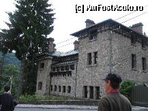 [P16] Casa cu farfurii in fata manastirii Sinaia » foto by Michi
 - 
<span class="allrVoted glyphicon glyphicon-heart hidden" id="av102769"></span>
<a class="m-l-10 hidden" id="sv102769" onclick="voting_Foto_DelVot(,102769,3677)" role="button">șterge vot <span class="glyphicon glyphicon-remove"></span></a>
<a id="v9102769" class=" c-red"  onclick="voting_Foto_SetVot(102769)" role="button"><span class="glyphicon glyphicon-heart-empty"></span> <b>LIKE</b> = Votează poza</a> <img class="hidden"  id="f102769W9" src="/imagini/loader.gif" border="0" /><span class="AjErrMes hidden" id="e102769ErM"></span>