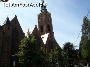 P11 [AUG-2017] Grote Kerk, biserică protestantă, alături de Binnenhof e una din cele mai vechi clădiri ale orasului, aici au fost botezati unii din membrii familiei regale. 