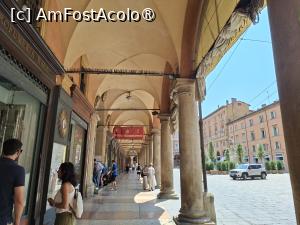 [P25] Arcadele Palatului dei Bianchi și intrarea la Palazzo dell’Archiginnasio » foto by Carmen Ion
 - 
<span class="allrVoted glyphicon glyphicon-heart hidden" id="av1537868"></span>
<a class="m-l-10 hidden" id="sv1537868" onclick="voting_Foto_DelVot(,1537868,3721)" role="button">șterge vot <span class="glyphicon glyphicon-remove"></span></a>
<a id="v91537868" class=" c-red"  onclick="voting_Foto_SetVot(1537868)" role="button"><span class="glyphicon glyphicon-heart-empty"></span> <b>LIKE</b> = Votează poza</a> <img class="hidden"  id="f1537868W9" src="/imagini/loader.gif" border="0" /><span class="AjErrMes hidden" id="e1537868ErM"></span>