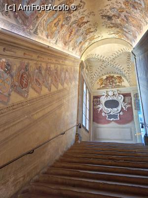 [P31] Palazzo dell’Archiginnasio - una din cele două scări ce urcă la etaj » foto by Carmen Ion
 - 
<span class="allrVoted glyphicon glyphicon-heart hidden" id="av1537874"></span>
<a class="m-l-10 hidden" id="sv1537874" onclick="voting_Foto_DelVot(,1537874,3721)" role="button">șterge vot <span class="glyphicon glyphicon-remove"></span></a>
<a id="v91537874" class=" c-red"  onclick="voting_Foto_SetVot(1537874)" role="button"><span class="glyphicon glyphicon-heart-empty"></span> <b>LIKE</b> = Votează poza</a> <img class="hidden"  id="f1537874W9" src="/imagini/loader.gif" border="0" /><span class="AjErrMes hidden" id="e1537874ErM"></span>