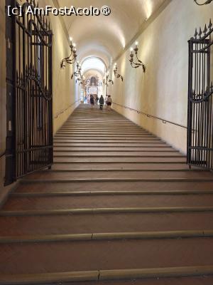 [P07] Palazzo d’Accursio  - scara monumentală, lucrare atribuită lui Bramante » foto by Carmen Ion
 - 
<span class="allrVoted glyphicon glyphicon-heart hidden" id="av1537850"></span>
<a class="m-l-10 hidden" id="sv1537850" onclick="voting_Foto_DelVot(,1537850,3721)" role="button">șterge vot <span class="glyphicon glyphicon-remove"></span></a>
<a id="v91537850" class=" c-red"  onclick="voting_Foto_SetVot(1537850)" role="button"><span class="glyphicon glyphicon-heart-empty"></span> <b>LIKE</b> = Votează poza</a> <img class="hidden"  id="f1537850W9" src="/imagini/loader.gif" border="0" /><span class="AjErrMes hidden" id="e1537850ErM"></span>