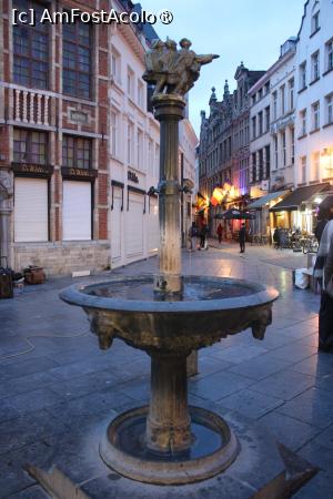 [P35] Bruxelles, Fântâna Orbilor (Fontaine Des Aveugles) cu interpretare tridimensională a Picturii „Orbi conduși de orbi” a lui Bruegel cel Bătrân și cele două bazine, cel de jos pentru câini, cel de sus pentru cai... » foto by mprofeanu
 - 
<span class="allrVoted glyphicon glyphicon-heart hidden" id="av1453416"></span>
<a class="m-l-10 hidden" id="sv1453416" onclick="voting_Foto_DelVot(,1453416,3768)" role="button">șterge vot <span class="glyphicon glyphicon-remove"></span></a>
<a id="v91453416" class=" c-red"  onclick="voting_Foto_SetVot(1453416)" role="button"><span class="glyphicon glyphicon-heart-empty"></span> <b>LIKE</b> = Votează poza</a> <img class="hidden"  id="f1453416W9" src="/imagini/loader.gif" border="0" /><span class="AjErrMes hidden" id="e1453416ErM"></span>