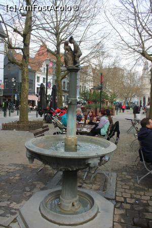 [P50] Bruxelles, Piața veche a cerealelor (Vieux Marché aux Grains), Fântâna Galanteria (Fontaine Gallantérie) aproape de Piața Sf. Ecaterina » foto by mprofeanu
 - 
<span class="allrVoted glyphicon glyphicon-heart hidden" id="av1454151"></span>
<a class="m-l-10 hidden" id="sv1454151" onclick="voting_Foto_DelVot(,1454151,3768)" role="button">șterge vot <span class="glyphicon glyphicon-remove"></span></a>
<a id="v91454151" class=" c-red"  onclick="voting_Foto_SetVot(1454151)" role="button"><span class="glyphicon glyphicon-heart-empty"></span> <b>LIKE</b> = Votează poza</a> <img class="hidden"  id="f1454151W9" src="/imagini/loader.gif" border="0" /><span class="AjErrMes hidden" id="e1454151ErM"></span>