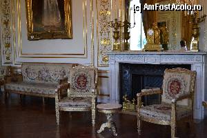 [P19] Palais Royale - Grande Chambre Blanche - mobila stil Empire a fost cadou de nunta de la Regele Frantei pentru fiica sa, sotia Regelui Leopold I, care a fost... bunicul actualului rege. Exact!  » foto by MCM
 - 
<span class="allrVoted glyphicon glyphicon-heart hidden" id="av389911"></span>
<a class="m-l-10 hidden" id="sv389911" onclick="voting_Foto_DelVot(,389911,3768)" role="button">șterge vot <span class="glyphicon glyphicon-remove"></span></a>
<a id="v9389911" class=" c-red"  onclick="voting_Foto_SetVot(389911)" role="button"><span class="glyphicon glyphicon-heart-empty"></span> <b>LIKE</b> = Votează poza</a> <img class="hidden"  id="f389911W9" src="/imagini/loader.gif" border="0" /><span class="AjErrMes hidden" id="e389911ErM"></span>